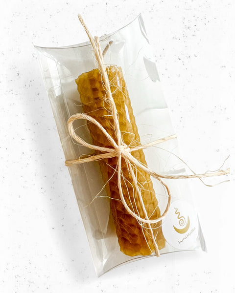 12 Velas de miel largas 9x2.2 cm.