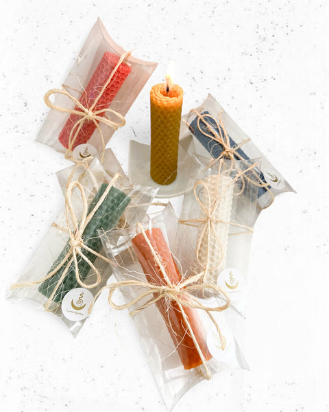 12 Velas de miel largas 9x2.2 cm.